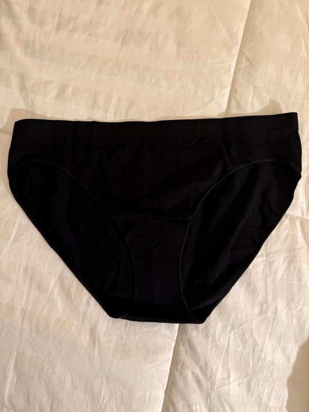 Bombas Black Seamless Brief with White Logo Print - Picture 4 of 7